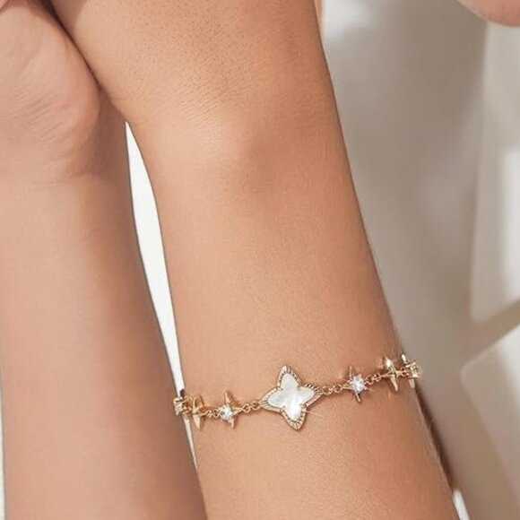 Neiman Marcus Cicy Bell Womens 18k Gold Plated White Shell Bracelet - Picture 1 of 4